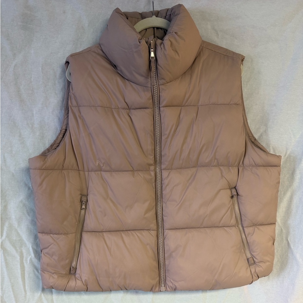 Old Navy Women's Blush Puffer Vest